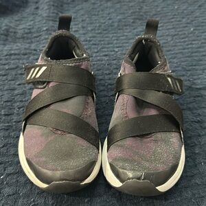 Adidas fortarun purple shoes size 1